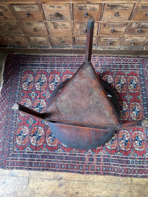 ELM AND FRUITWOOD CRICKET TABLE CIRCA 1790 - ADDITIONAL PHOTO 9