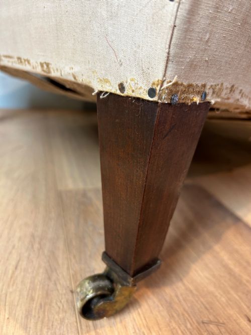 HOWARD AND SONS LTD BRIDGEWATER STYLE ARM CHAIR - ADDITIONAL PHOTO 5