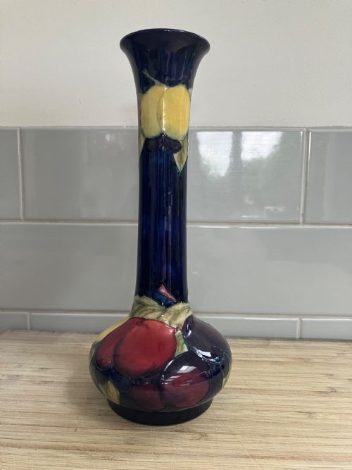 william moorcroft large signed vase decorated in the wisteria design - CATEGORY: ANTIQUE VASES - DATED 1930