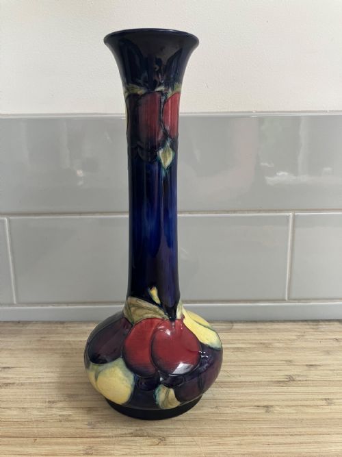 WILLIAM MOORCROFT LARGE SIGNED VASE DECORATED IN THE WISTERIA DESIGN - ADDITIONAL PHOTO 2