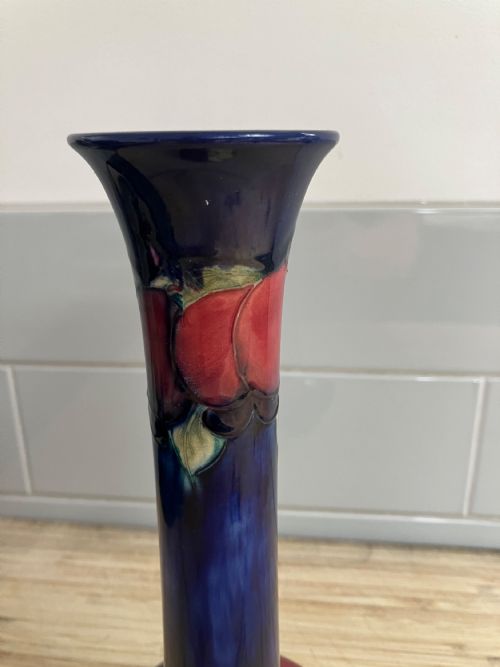 WILLIAM MOORCROFT LARGE SIGNED VASE DECORATED IN THE WISTERIA DESIGN - ADDITIONAL PHOTO 10