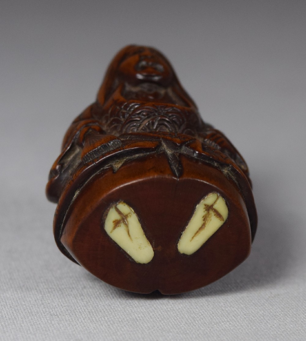 EDO PERIOD JAPANESE WOOD NETSUKE OF SHOJO (OLD LADY) View IV
