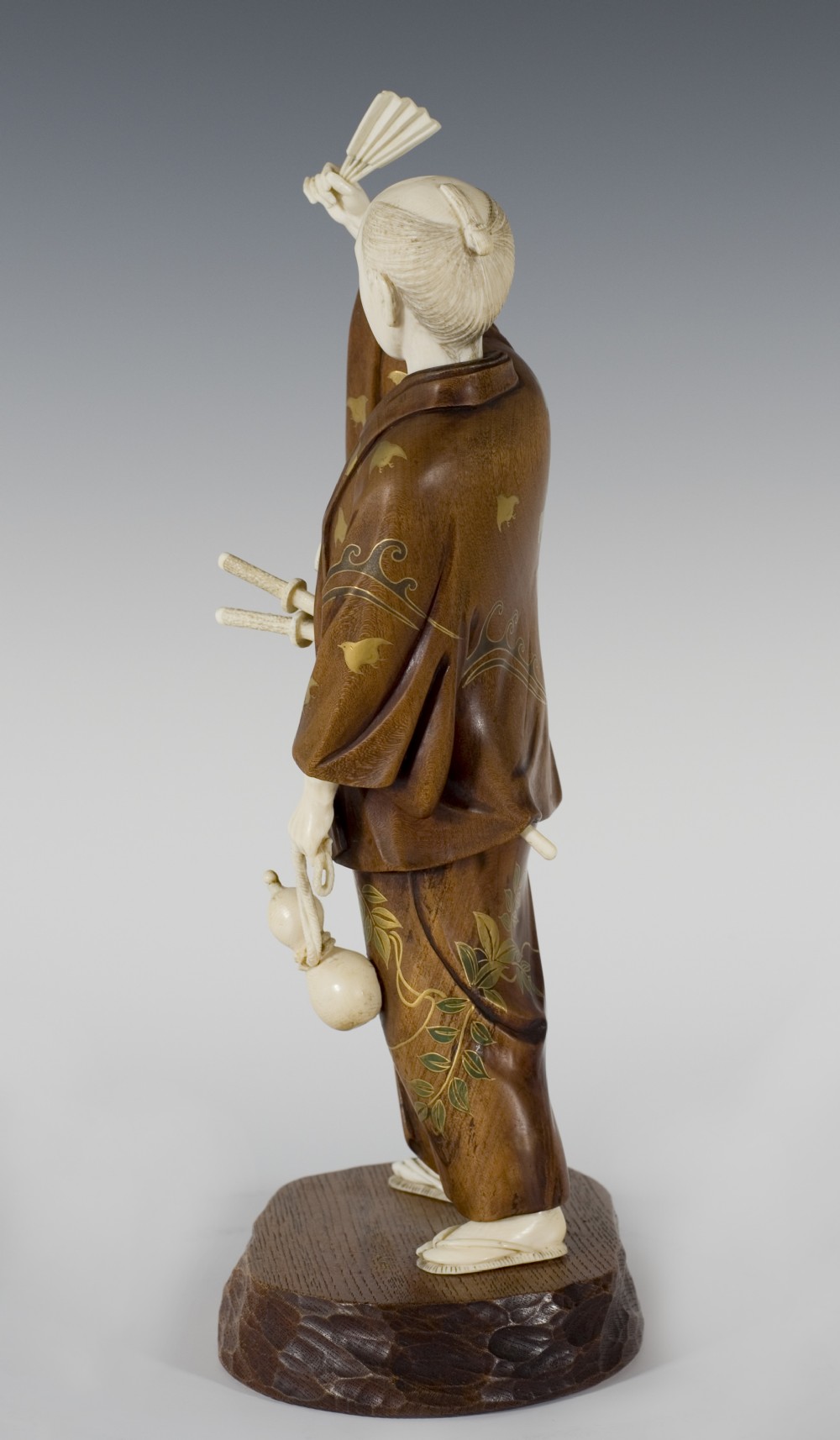 FINE JAPANESE GOLD LACQUERED BOXWOOD AND IVORY SAMURAI View V