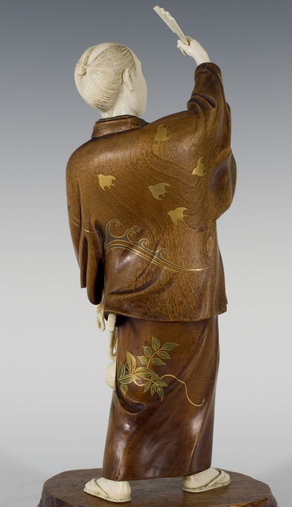 FINE JAPANESE GOLD LACQUERED BOXWOOD AND IVORY SAMURAI View VI