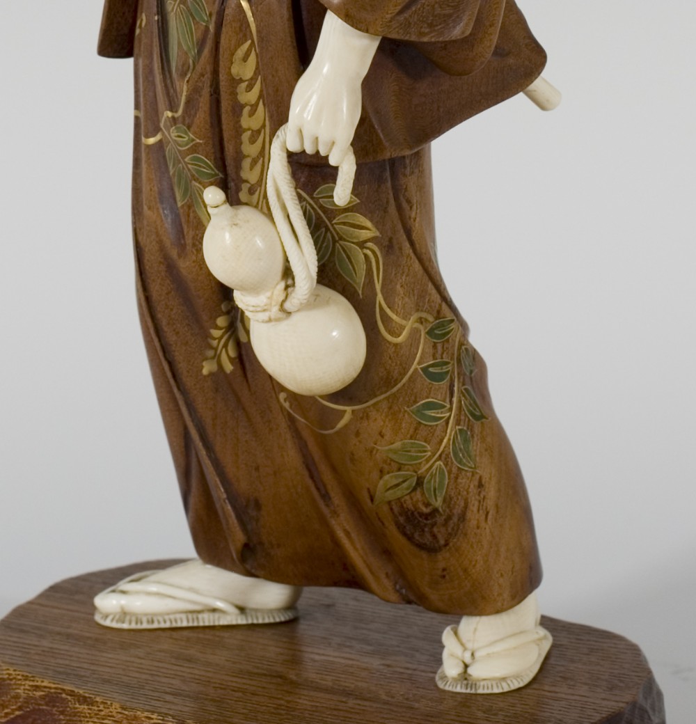 FINE JAPANESE GOLD LACQUERED BOXWOOD AND IVORY SAMURAI View XIII
