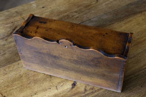 UNUSUAL FRUITWOOD CUTLERY BOX WITH BEAUTIFUL INLAID DESIGN - ADDITIONAL PHOTO 3
