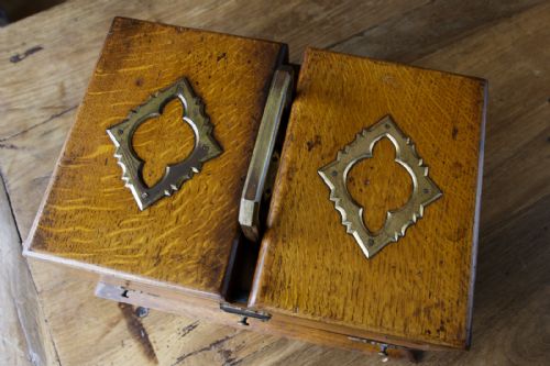 OAK GENTLEMANS CIGAR BOX WITH VARIOUS COMPARTMENTS - ADDITIONAL PHOTO 4