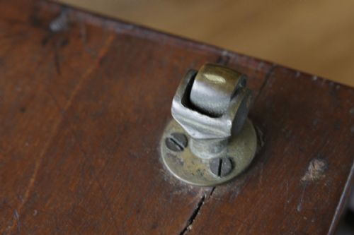 GEORGE III MAHOGANY CHEESE COASTER WITH BRASS ROLLER CASTORS - ADDITIONAL PHOTO 3