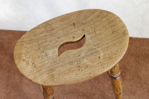 VICTORIAN STOOL WITH A WONDERFULL FIGURED TOP IN ASH - ADDITIONAL PHOTO 2