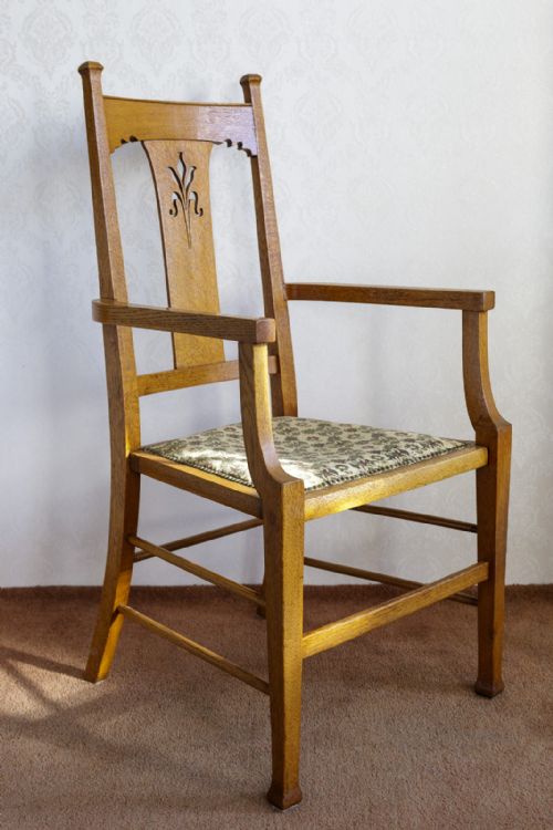 PAIR OF LIGHT OAK ARTS CRAFTS CHAIRS IN EXCELLENT CONDITION - ADDITIONAL PHOTO 7