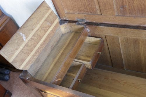 VERY FINE EARLY 18TH CENTURY OAK PANELLED COFFER - ADDITIONAL PHOTO 5