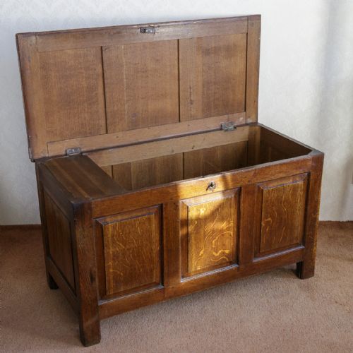 VERY FINE EARLY 18TH CENTURY OAK PANELLED COFFER - ADDITIONAL PHOTO 7