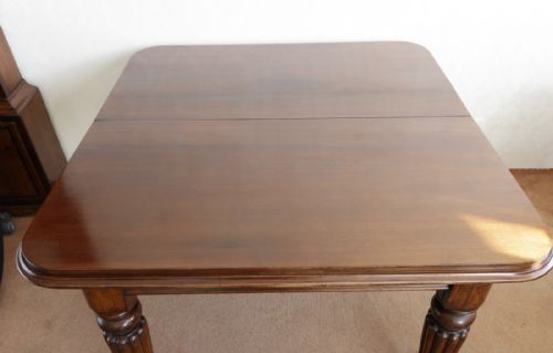 EARLY 19TH CENTURY SOLID MAHOGANY DINING TABLE WITH TWO ORIGINAL EXTRA LEAVES - ADDITIONAL PHOTO 3