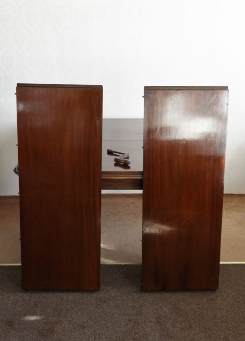 EARLY 19TH CENTURY SOLID MAHOGANY DINING TABLE WITH TWO ORIGINAL EXTRA LEAVES - ADDITIONAL PHOTO 4