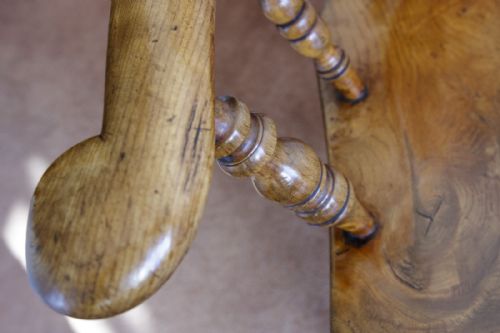 EARLY 19TH CENTURY 'YORKSHIRE BROAD ARM' WINDSOR CHAIR IN ASH - ADDITIONAL PHOTO 1