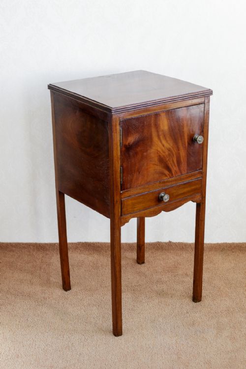 LATE 19TH CENTURY MAHOGANY BEDSIDE CUPBOARD - ADDITIONAL PHOTO 3