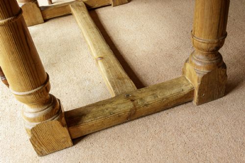 19TH CENTURY PINE FARMHOUSE TABLE - ADDITIONAL PHOTO 2