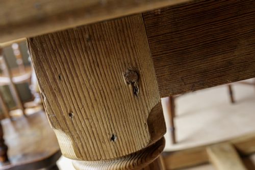 19TH CENTURY PINE FARMHOUSE TABLE - ADDITIONAL PHOTO 4