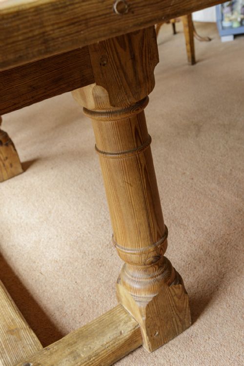 19TH CENTURY PINE FARMHOUSE TABLE - ADDITIONAL PHOTO 5