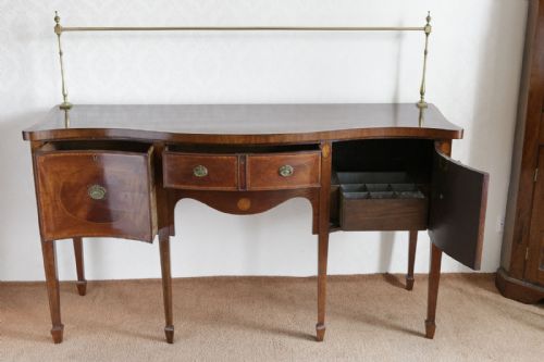 ANTIQUE SERPENTINE SIDEBOARD IN MAHOGANY - ADDITIONAL PHOTO 2