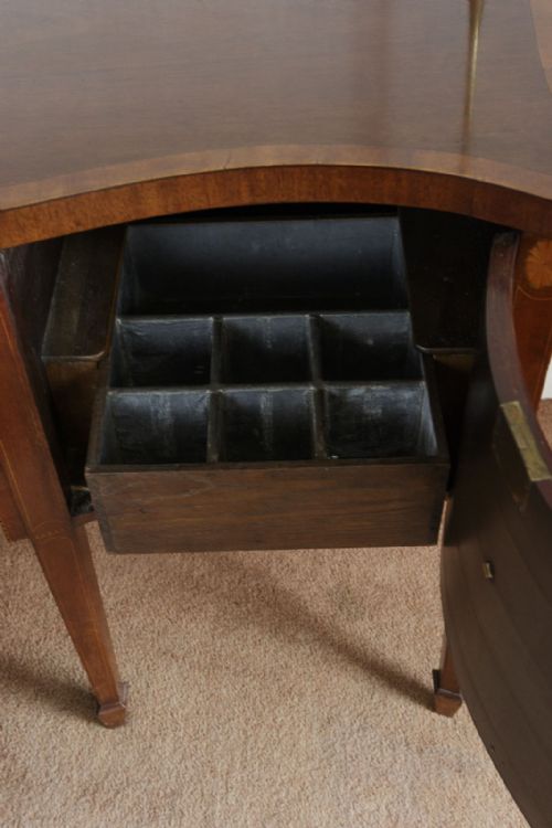 ANTIQUE SERPENTINE SIDEBOARD IN MAHOGANY - ADDITIONAL PHOTO 5