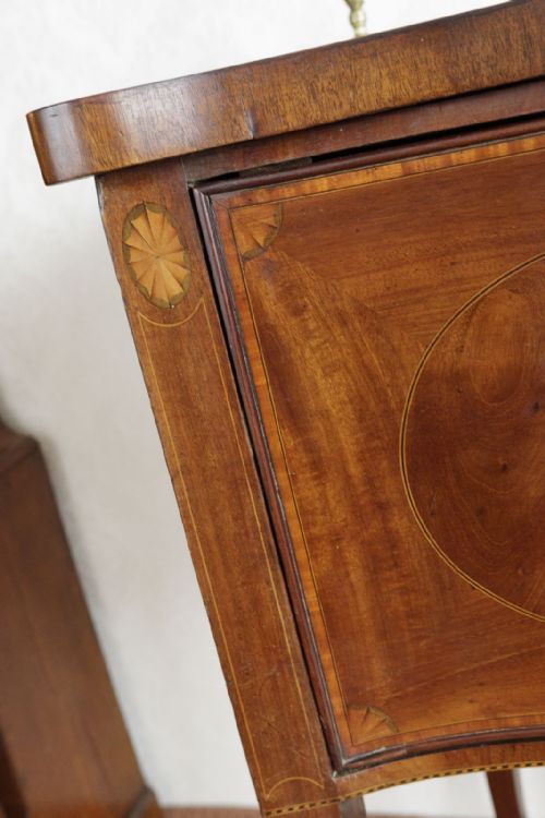 ANTIQUE SERPENTINE SIDEBOARD IN MAHOGANY - ADDITIONAL PHOTO 9