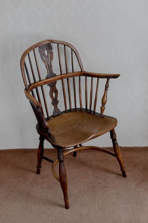 AN ANTIQUE STICKBACK WINDSOR CHAIR - ADDITIONAL PHOTO 1