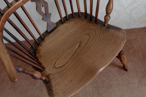AN ANTIQUE STICKBACK WINDSOR CHAIR - ADDITIONAL PHOTO 3