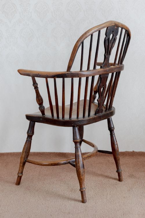 AN ANTIQUE STICKBACK WINDSOR CHAIR - ADDITIONAL PHOTO 6