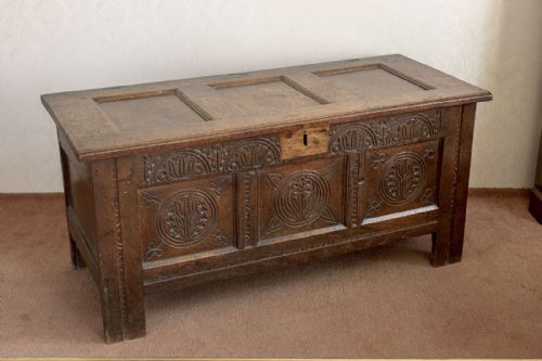 good late 17th or early 18th century coffer - CATEGORY: ANTIQUE CHESTS - DATED 18TH CENTURY