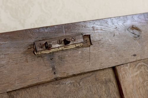 GOOD LATE 17TH OR EARLY 18TH CENTURY COFFER - ADDITIONAL PHOTO 1