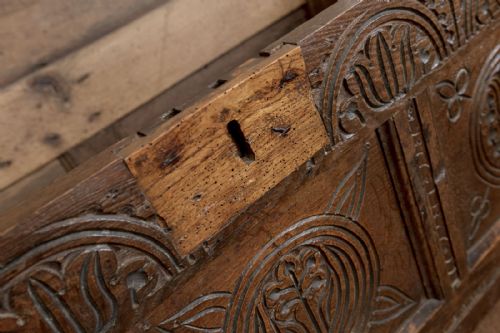 GOOD LATE 17TH OR EARLY 18TH CENTURY COFFER - ADDITIONAL PHOTO 3