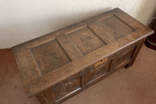 GOOD LATE 17TH OR EARLY 18TH CENTURY COFFER - ADDITIONAL PHOTO 7