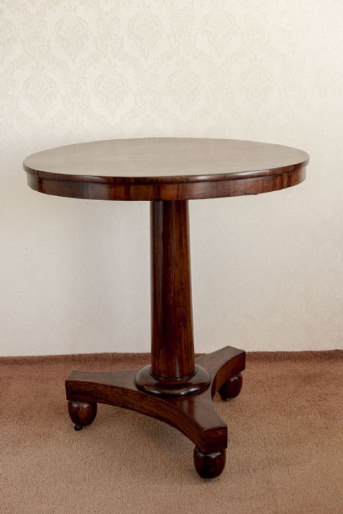 a very pretty circular pedestal table in rosewood - CATEGORY: ANTIQUE TABLES - DATED 19TH CENTURY