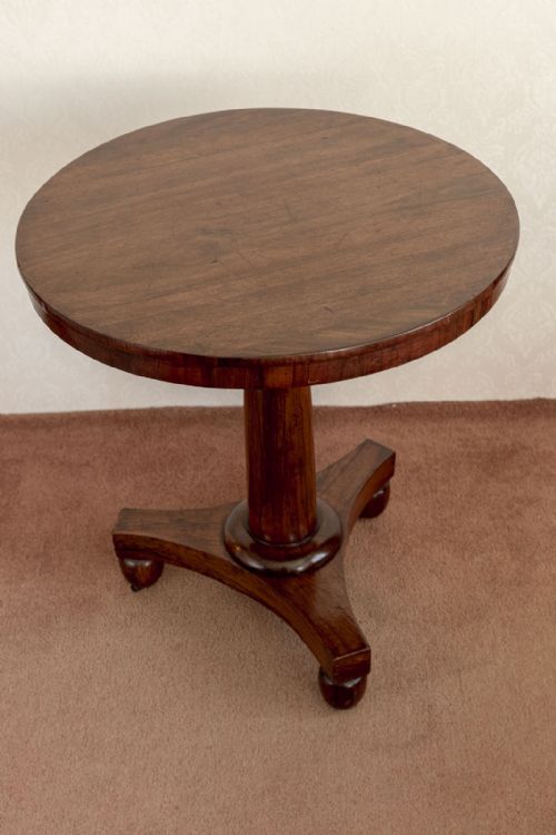 A VERY PRETTY CIRCULAR PEDESTAL TABLE IN ROSEWOOD - ADDITIONAL PHOTO 3