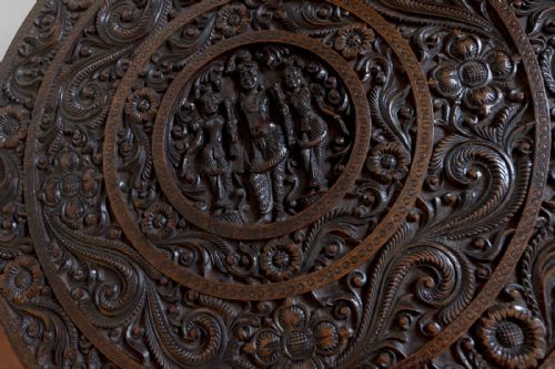 A WONDERFULLY CARVED HARDWOOD TABLE - ADDITIONAL PHOTO 2