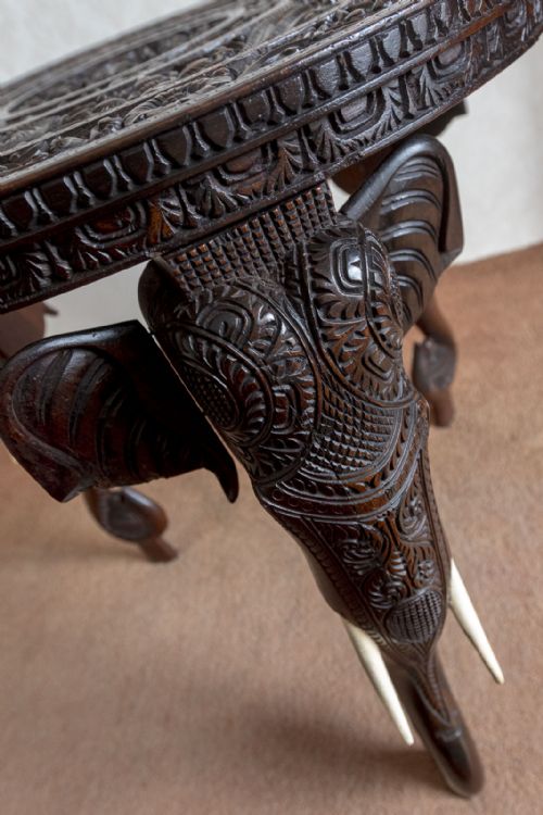 A WONDERFULLY CARVED HARDWOOD TABLE - ADDITIONAL PHOTO 8