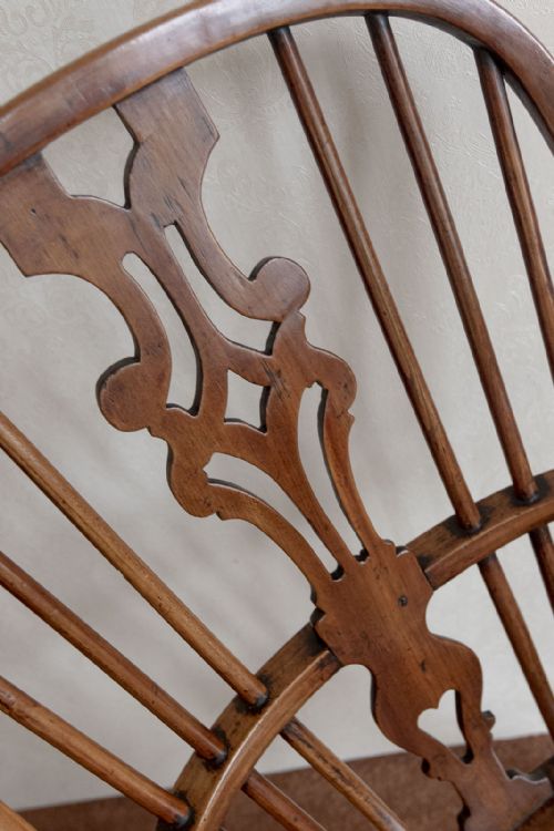 EARLY 19TH CENTURY HIGH BACKED WINDSOR CHAIR - ADDITIONAL PHOTO 4