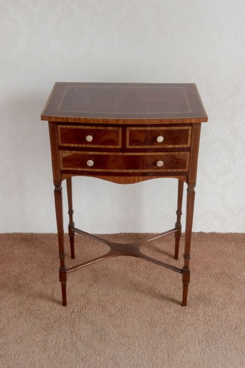 BEAUTIFULLY MADE MAHOGANY WORK OR SIDE TABLE - ADDITIONAL PHOTO 9