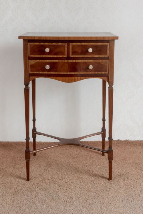 BEAUTIFULLY MADE MAHOGANY WORK OR SIDE TABLE - ADDITIONAL PHOTO 10
