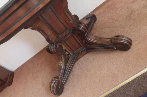 WALNUT EXTENDING DINING TABLE WITH FOUR EXTRA LEAVES - ADDITIONAL PHOTO 4