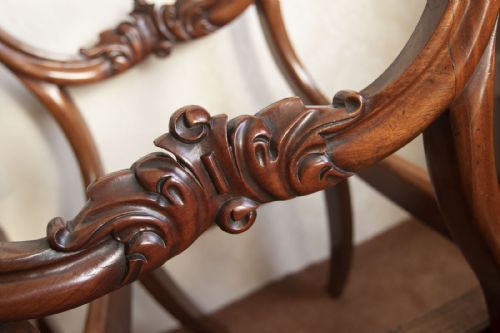 SET OF SIX VICTORIAN MAHOGANY BALLOON BACK CHAIRS - ADDITIONAL PHOTO 1