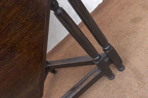17TH CENTURY OAK ENVELOPE CORNER TABLE - ADDITIONAL PHOTO 2