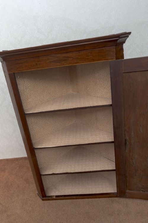 18TH CENTURY MAHOGANY CORNER CUPBOARD - ADDITIONAL PHOTO 2