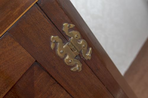 18TH CENTURY MAHOGANY CORNER CUPBOARD - ADDITIONAL PHOTO 3
