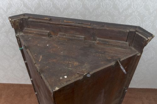 18TH CENTURY MAHOGANY CORNER CUPBOARD - ADDITIONAL PHOTO 6