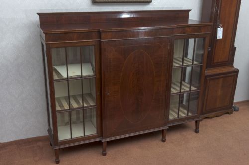 MAHOGANY CHINA CABINET WITH CENTRAL CUPBOARD - ADDITIONAL PHOTO 3
