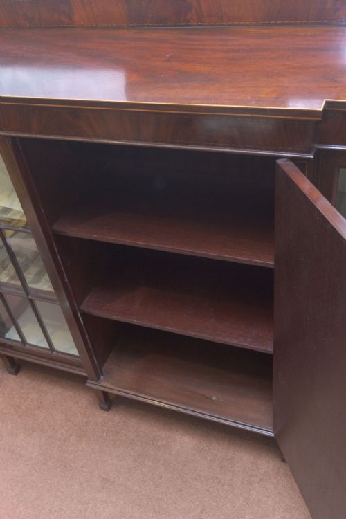 MAHOGANY CHINA CABINET WITH CENTRAL CUPBOARD - ADDITIONAL PHOTO 5