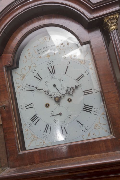 EIGHT DAY MAHOGANY CLOCK WITH SECOND HAND - ADDITIONAL PHOTO 1