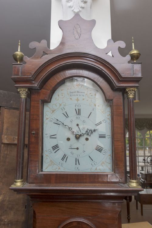 EIGHT DAY MAHOGANY CLOCK WITH SECOND HAND - ADDITIONAL PHOTO 2